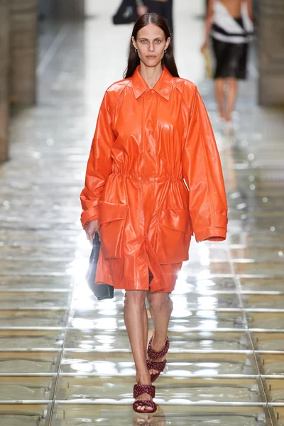 Look 17